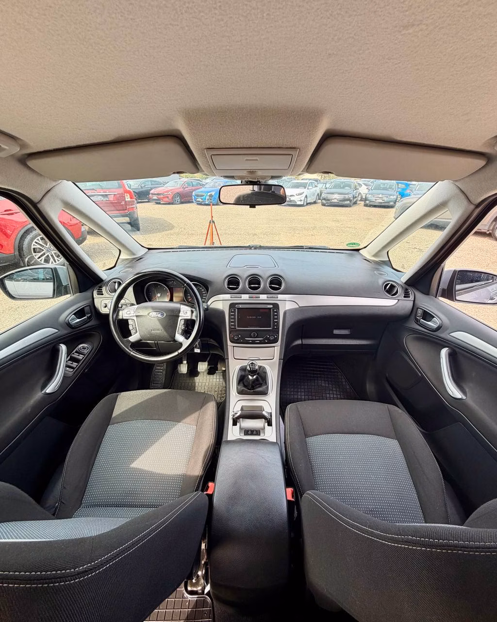 Ford Galaxy фото 10