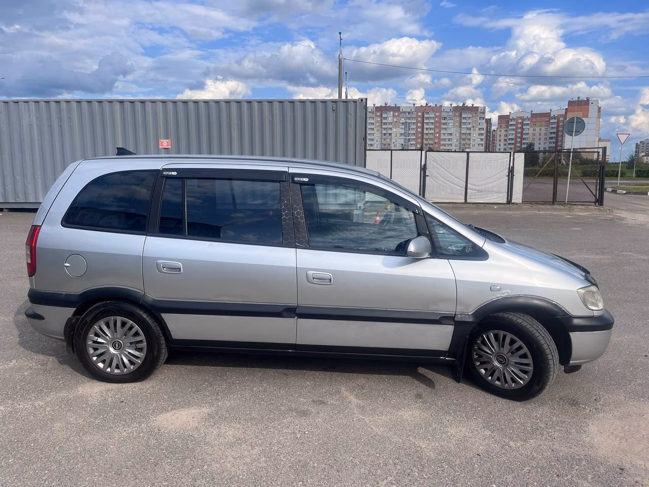 Opel Zafira фото 4