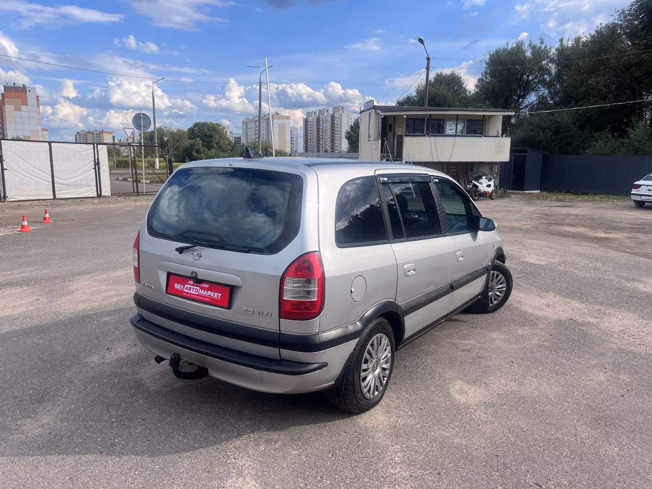 Opel Zafira фото 5