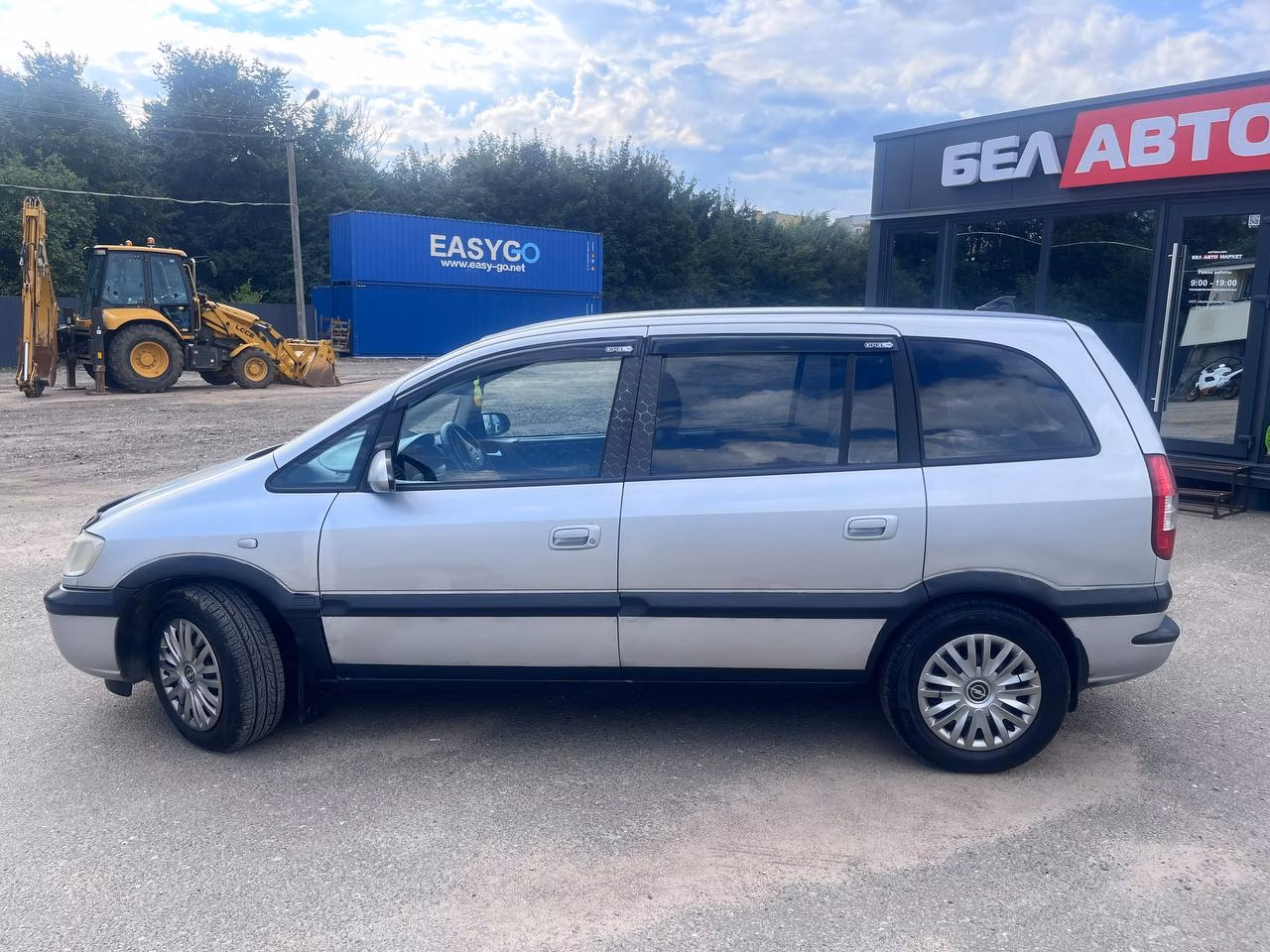 Opel Zafira фото 8