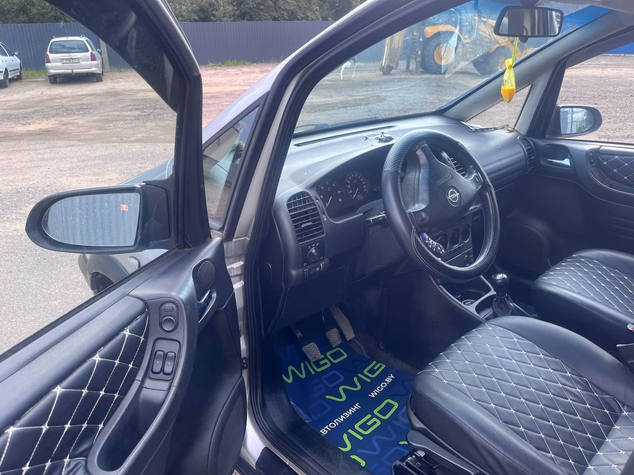Opel Zafira фото 9