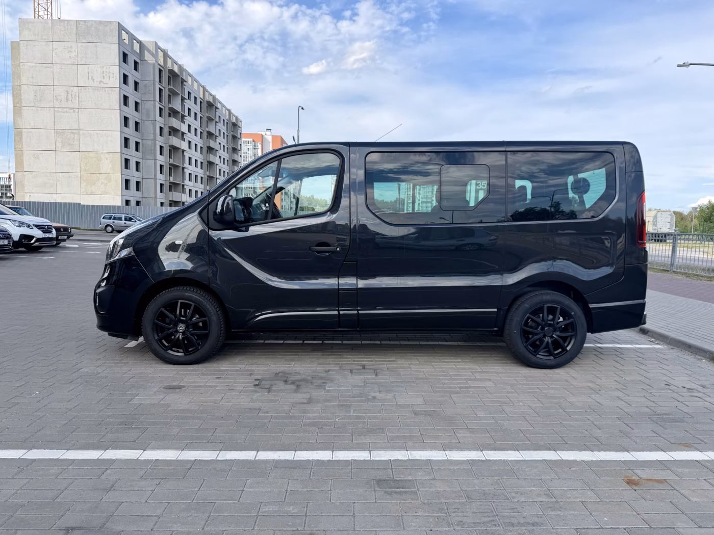 Opel Vivaro фото 6