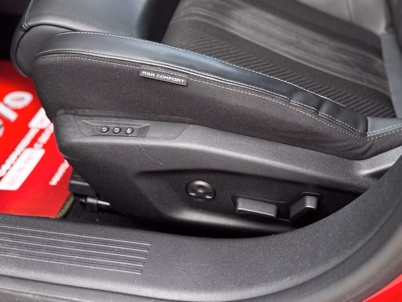 Peugeot 308 фото 11