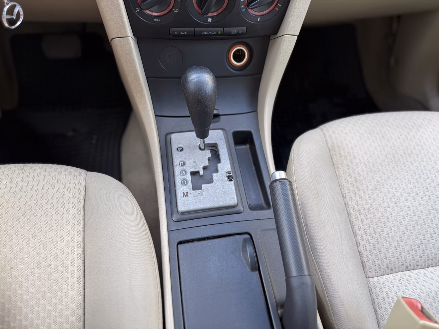 Mazda 3 фото 11