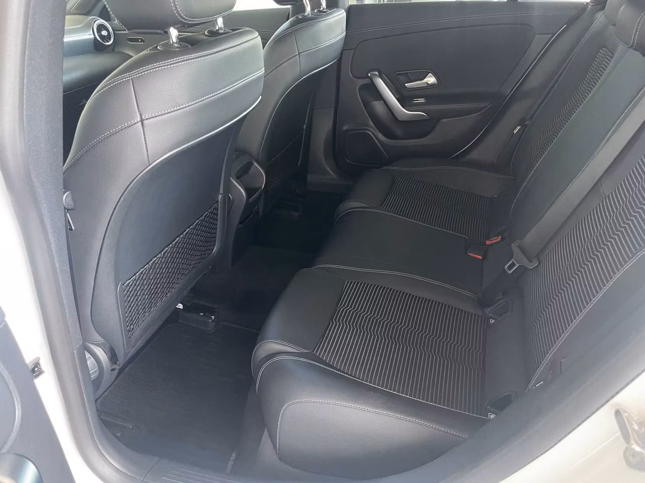 Mercedes-Benz CLA фото 13