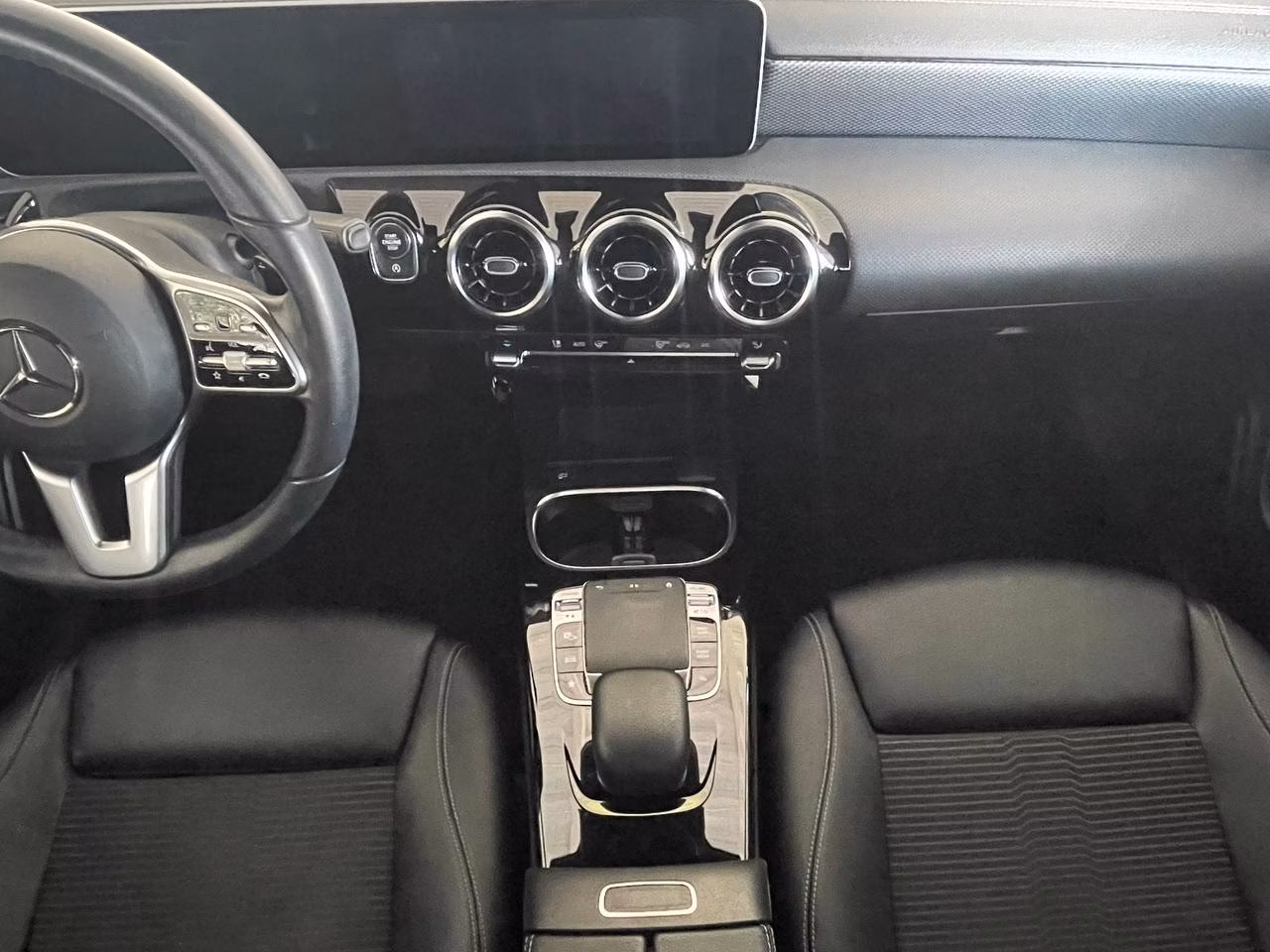 Mercedes-Benz CLA фото 19
