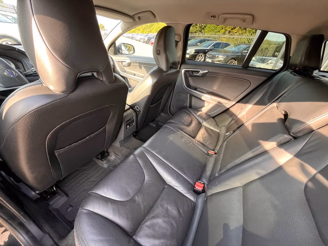 Volvo V60 фото 12