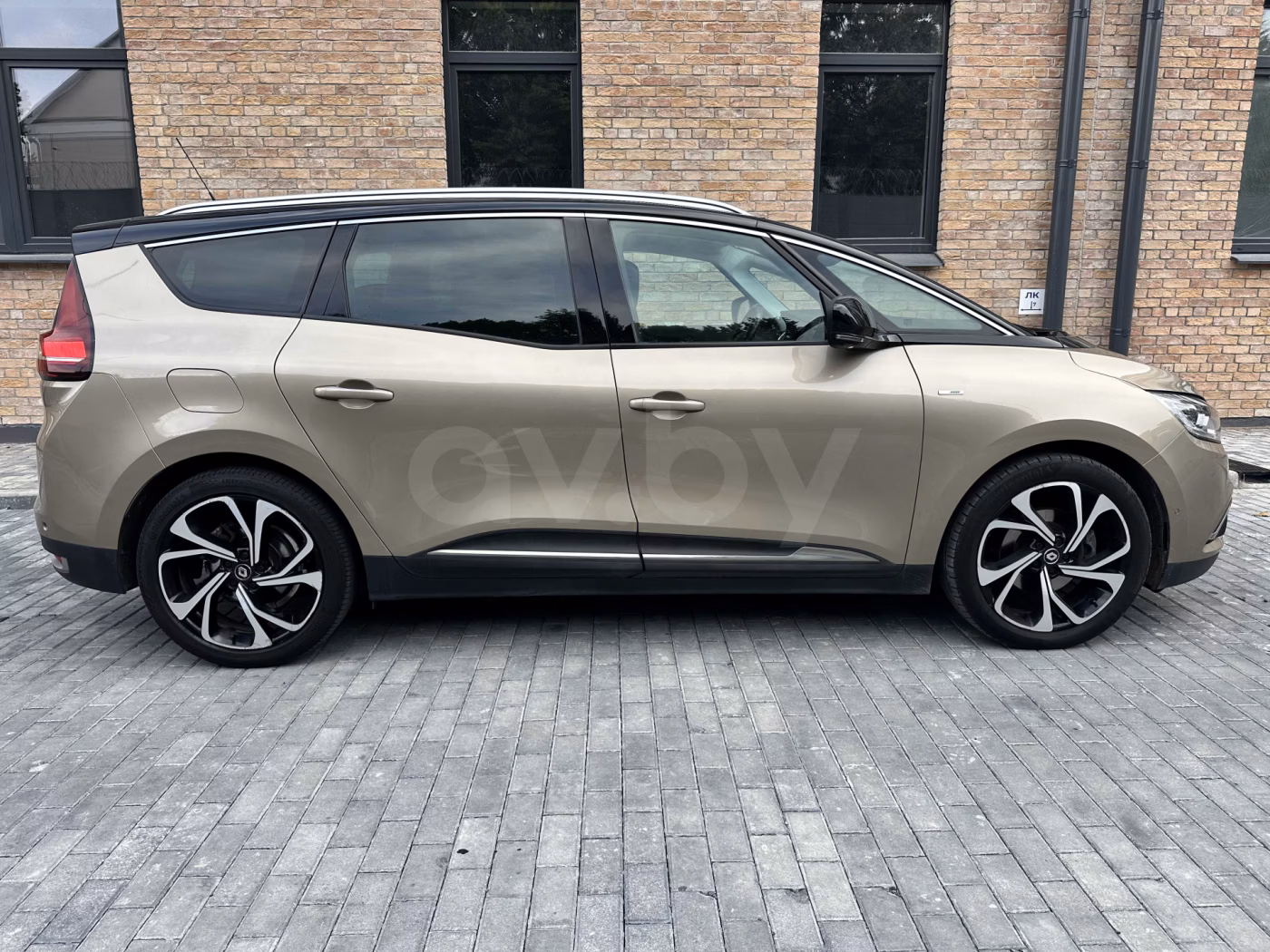 Renault Grand Scenic фото 8