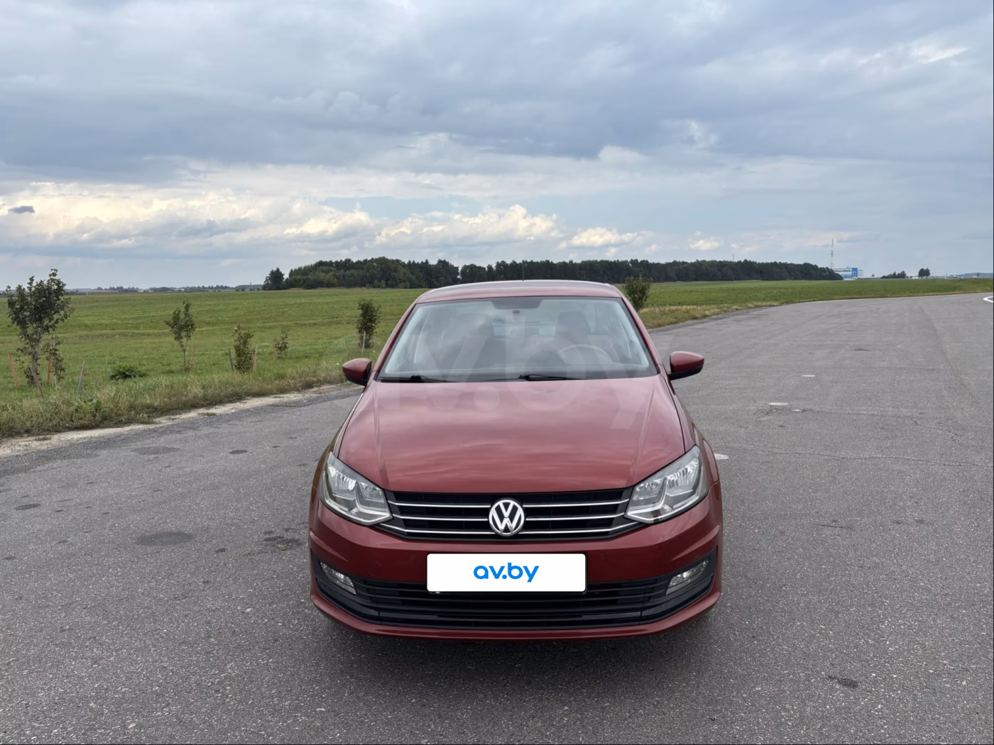 Volkswagen Polo Sedan фото 2