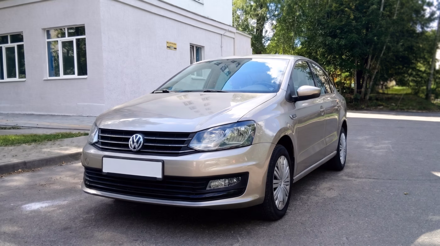 Volkswagen Polo Sedan фото 3