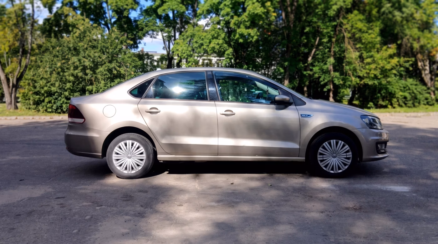 Volkswagen Polo Sedan фото 6