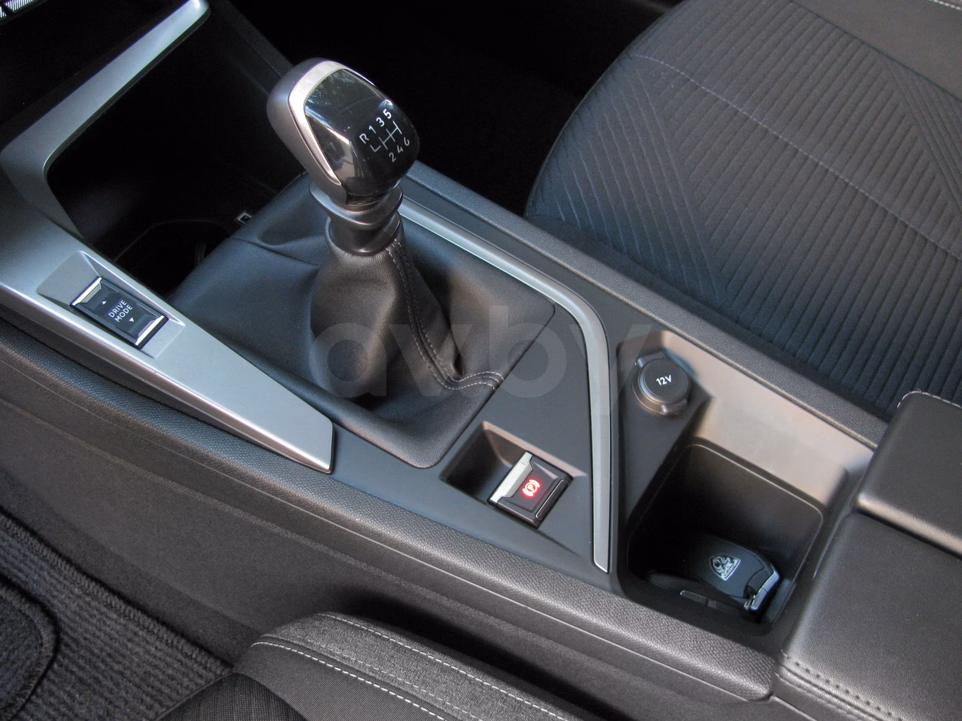 Peugeot 308 фото 14