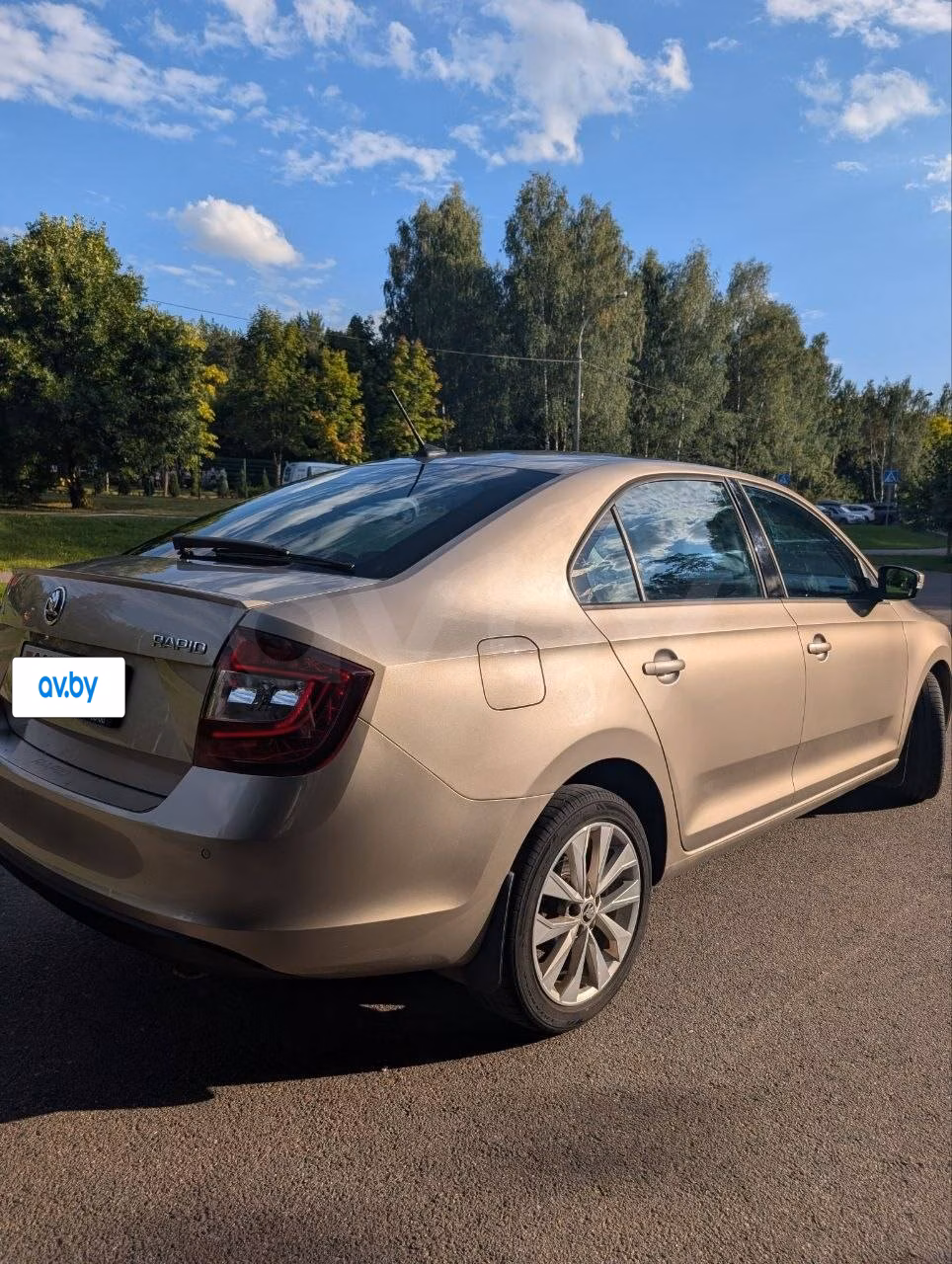 Skoda Rapid фото 11