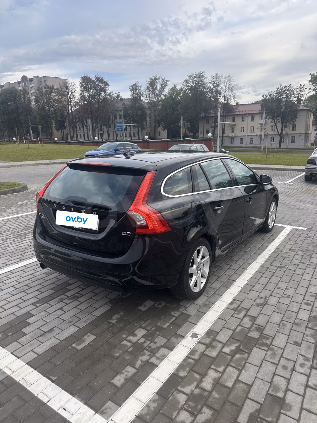 Volvo V60 фото 2