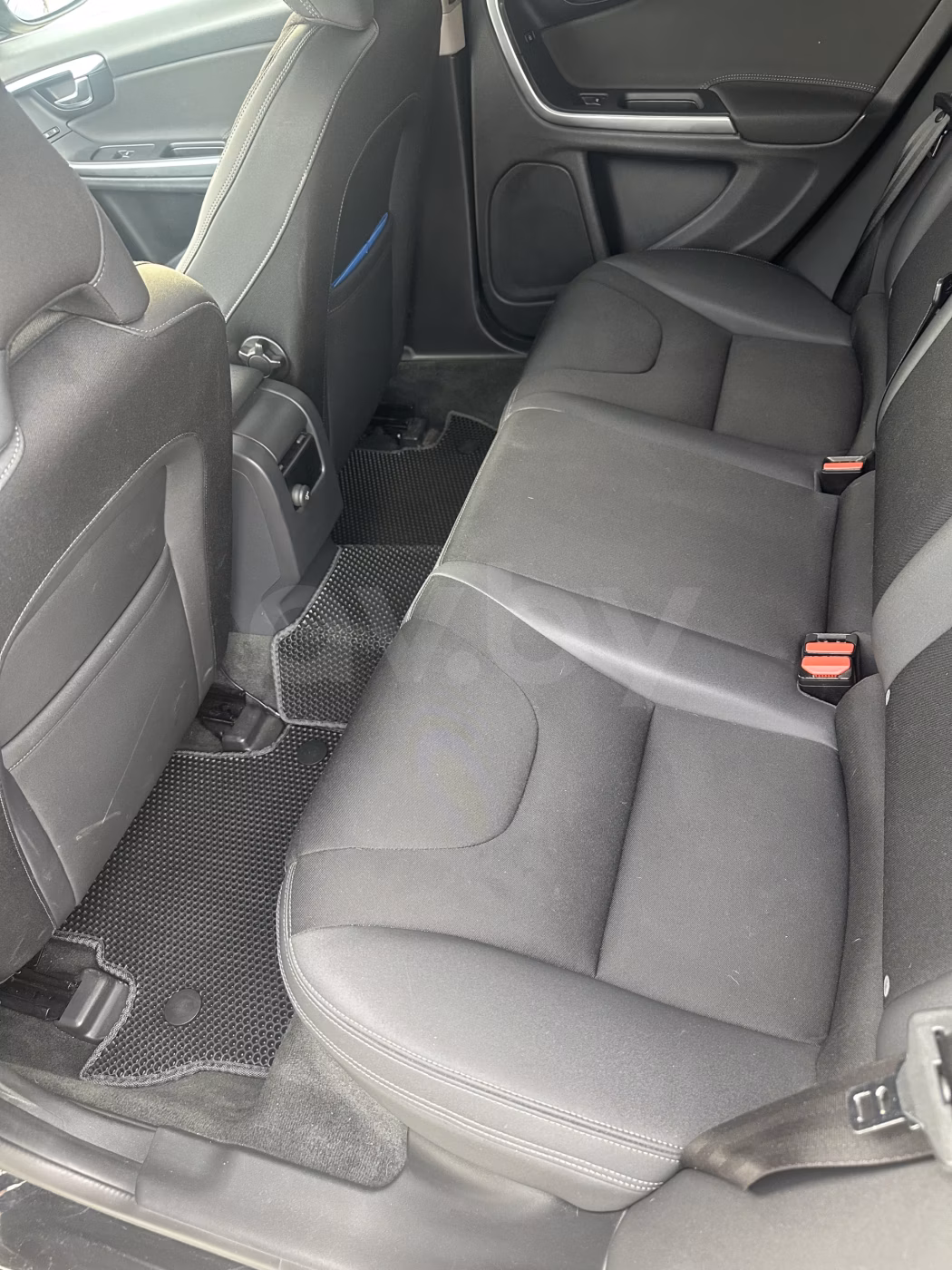 Volvo V60 фото 11