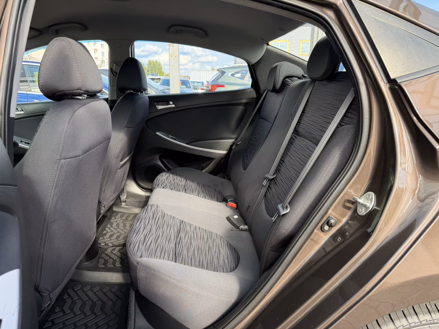 Hyundai Solaris фото 8