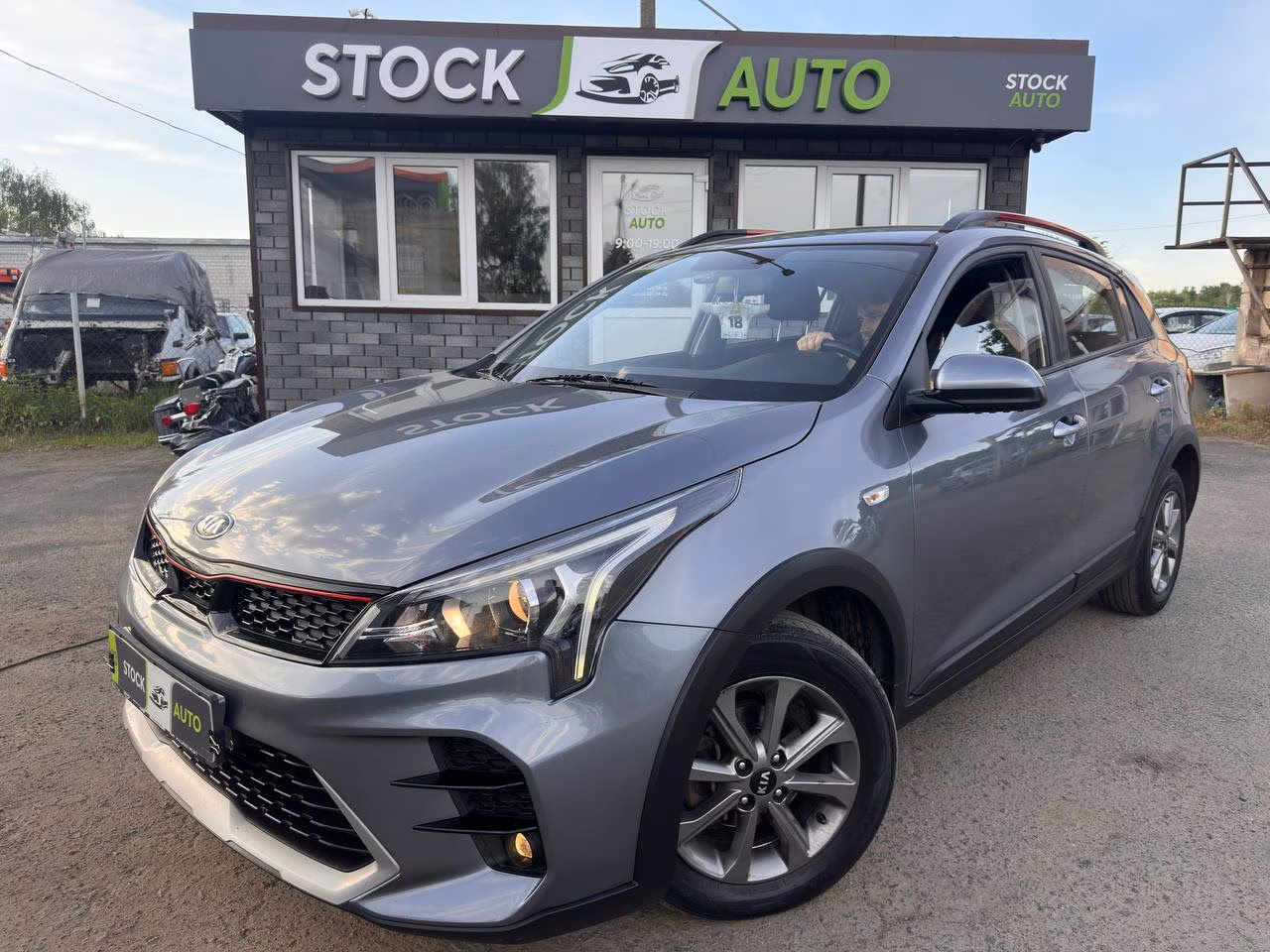 Kia Rio X (X-Line) фото 3