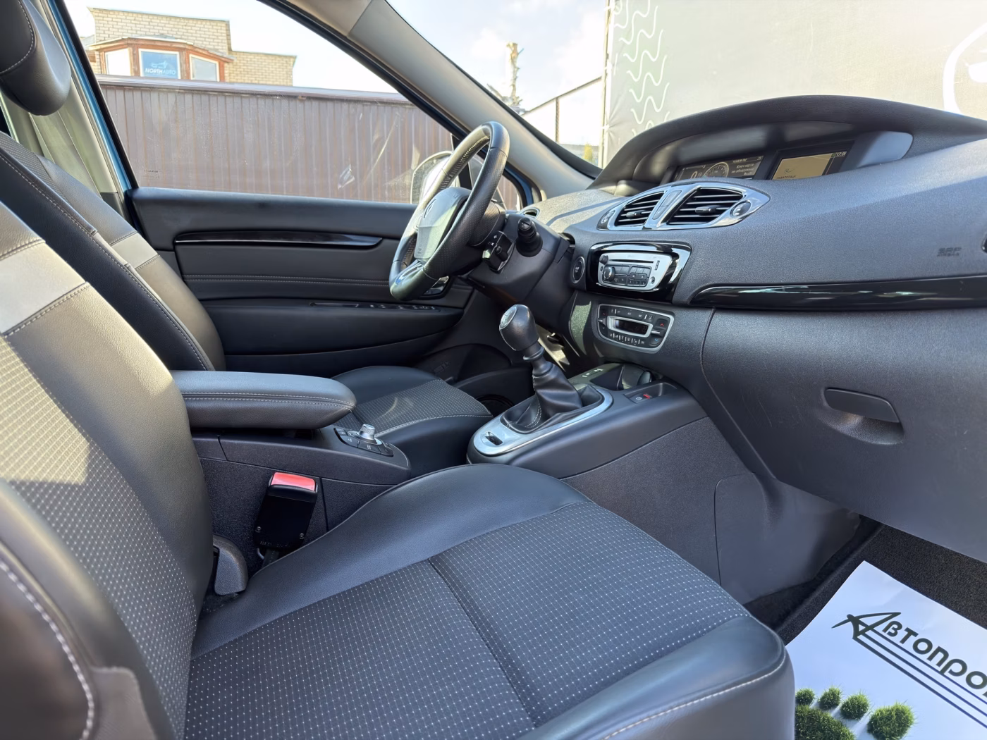 Renault Grand Scenic фото 11