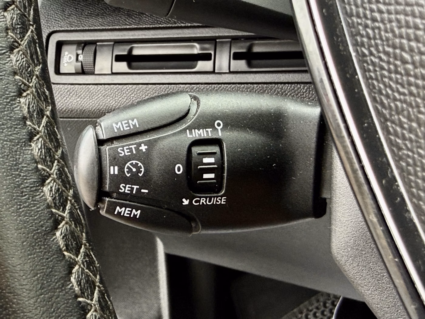 Peugeot 5008 фото 24