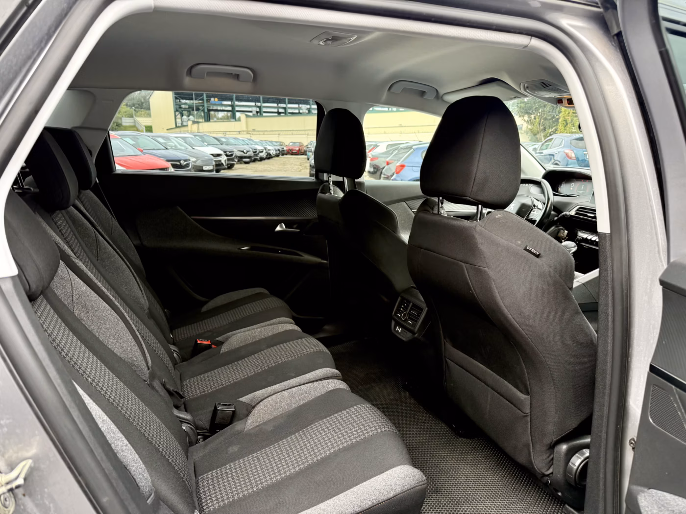 Peugeot 5008 фото 15