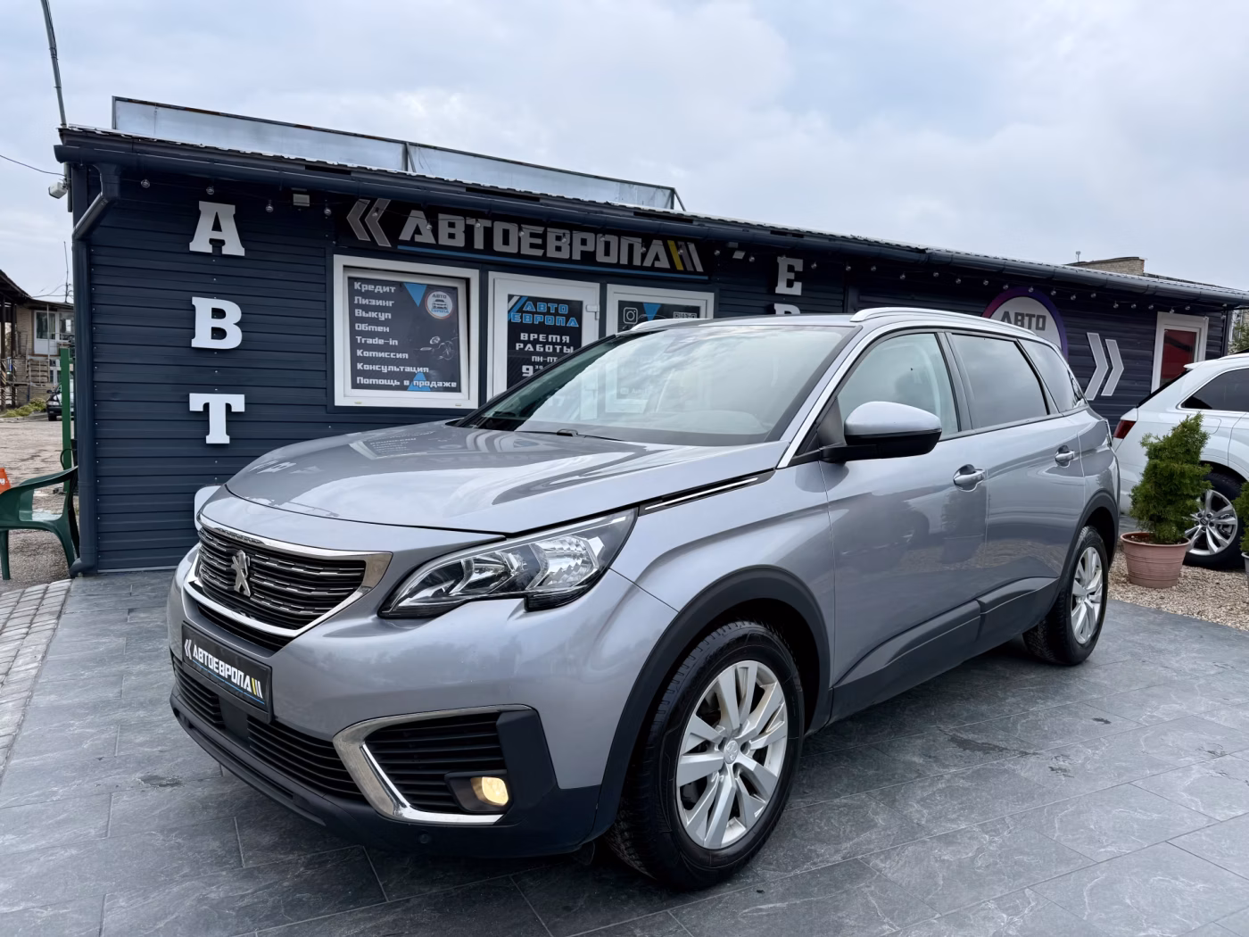Peugeot 5008 фото 2