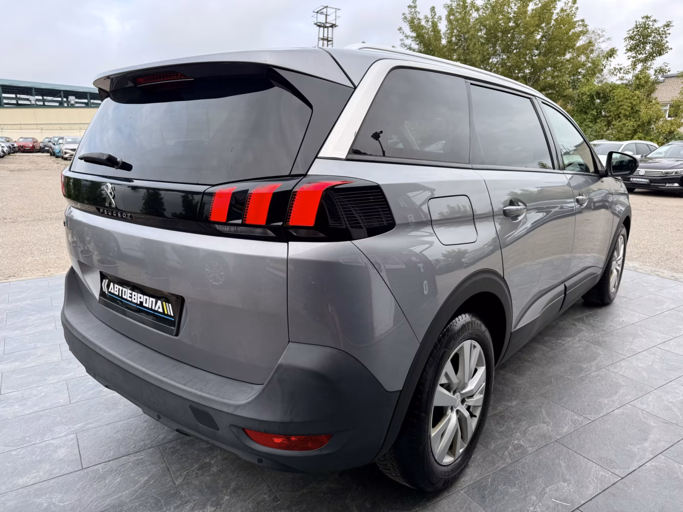 Peugeot 5008 фото 5