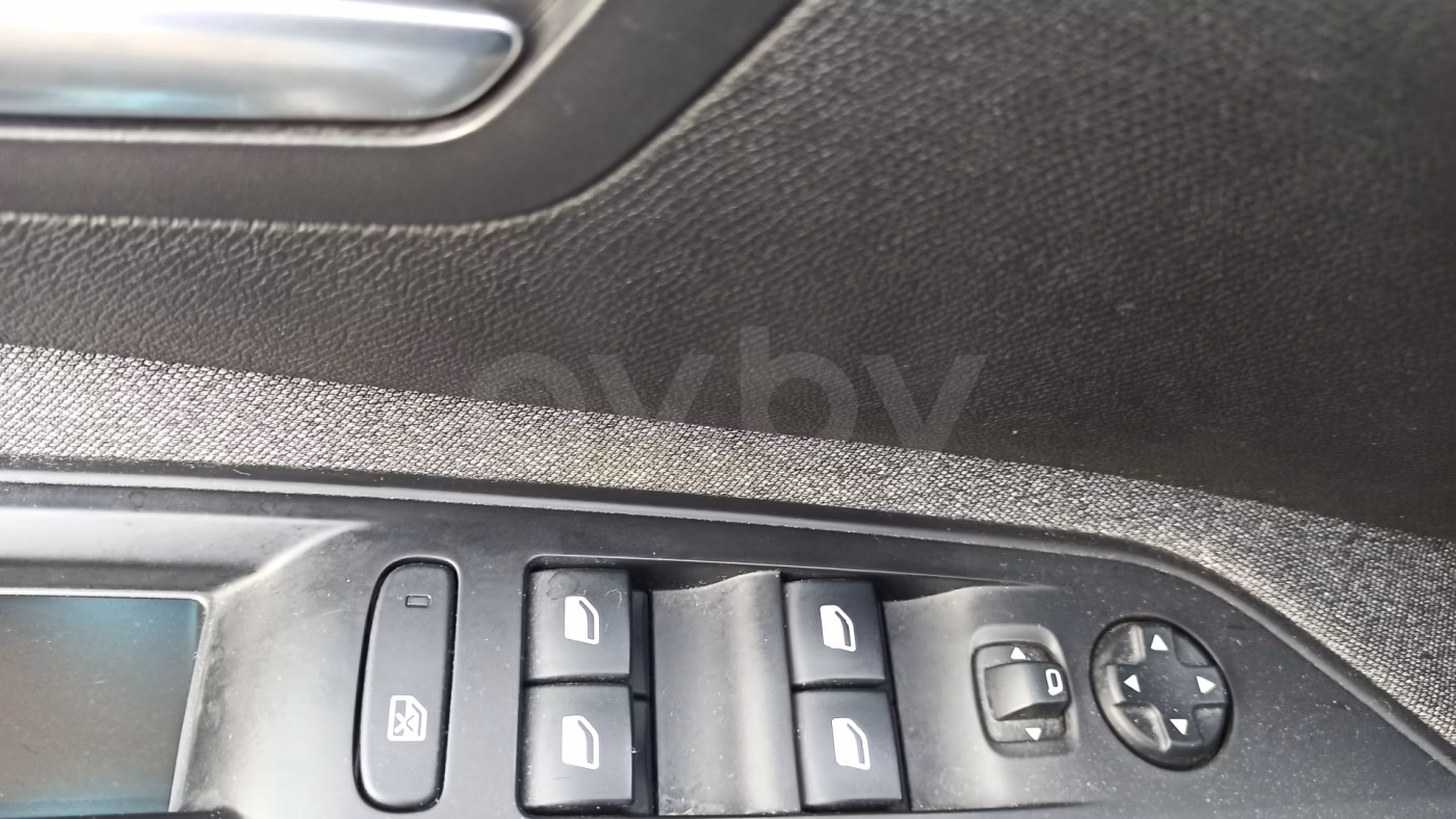 Peugeot 5008 фото 11