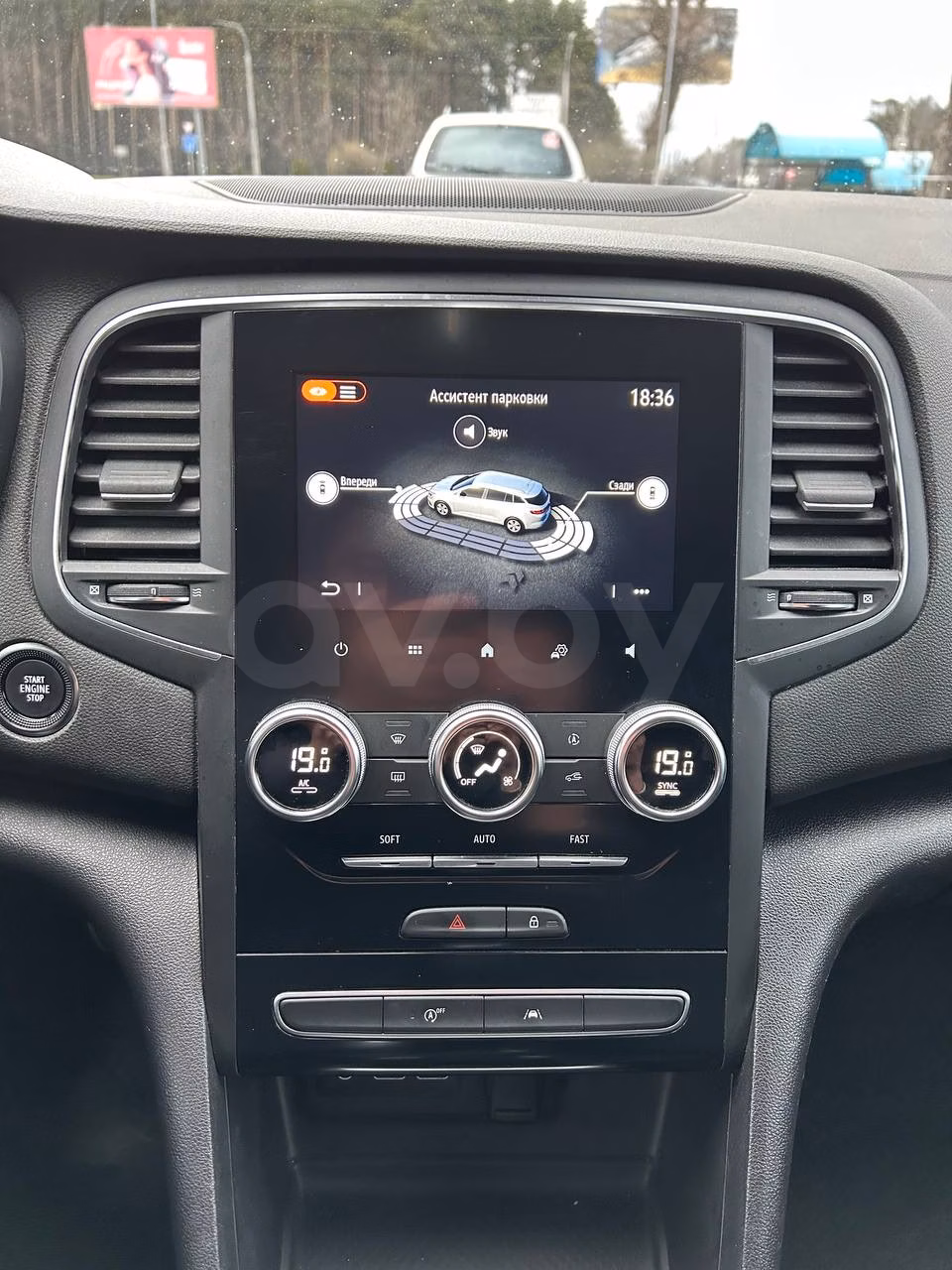Renault Megane фото 12