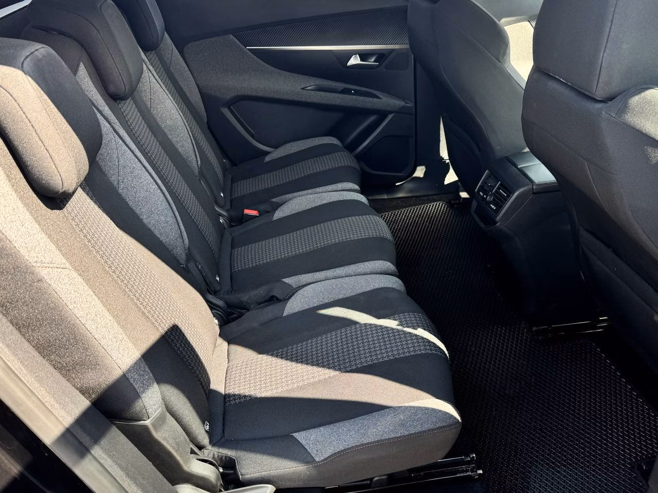 Peugeot 5008 фото 20