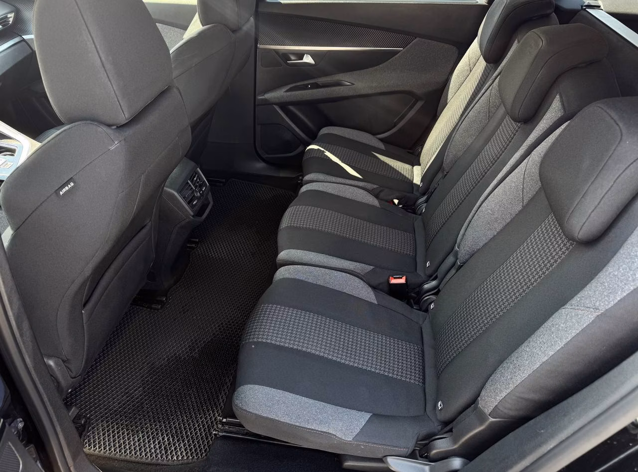 Peugeot 5008 фото 18
