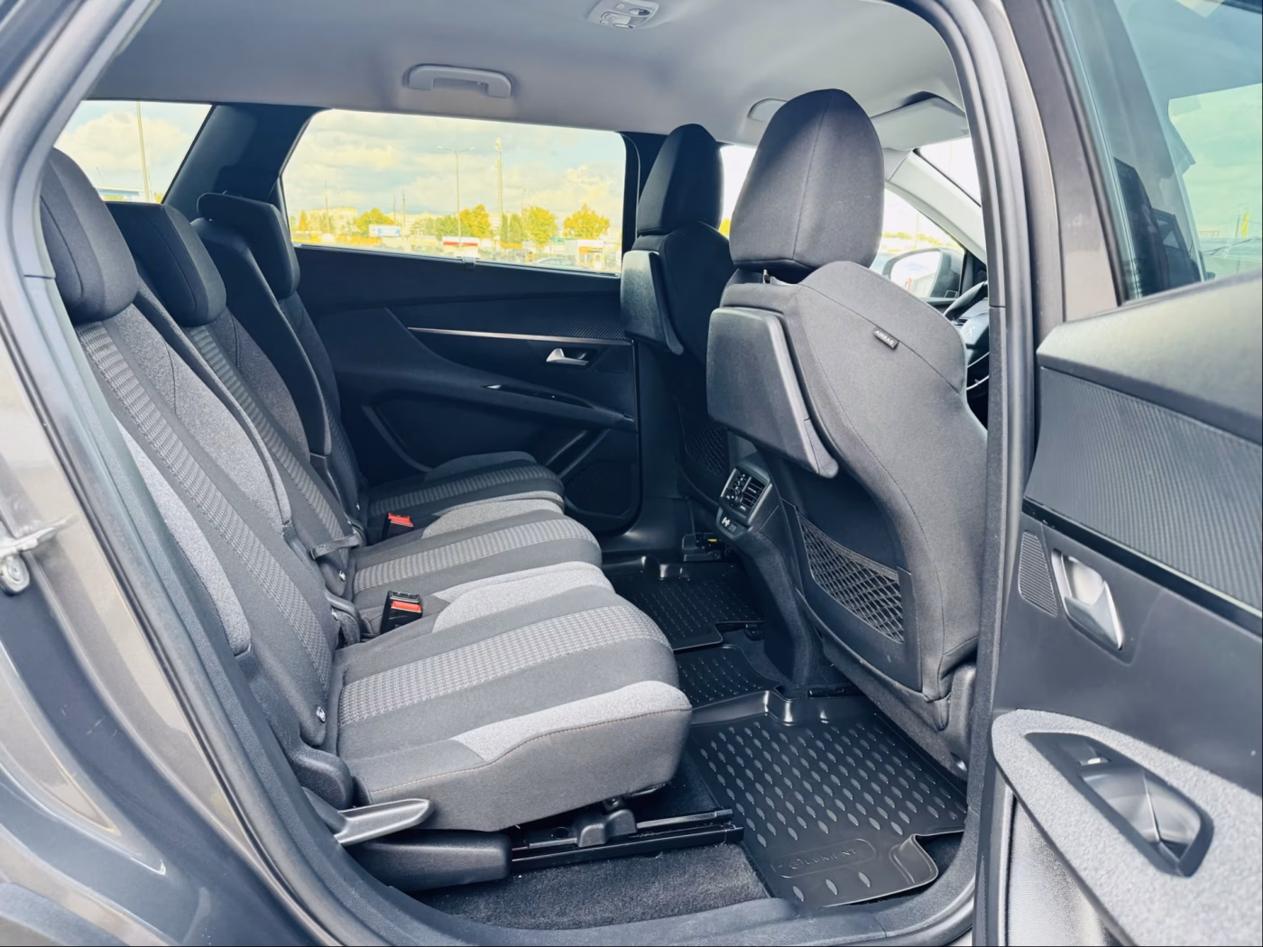 Peugeot 5008 фото 7