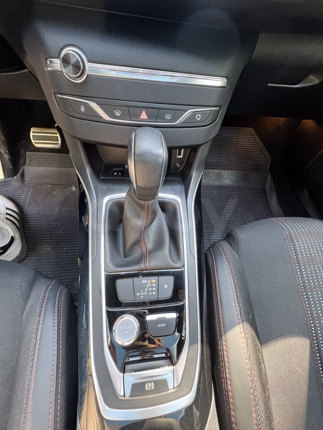 Peugeot 308 фото 12