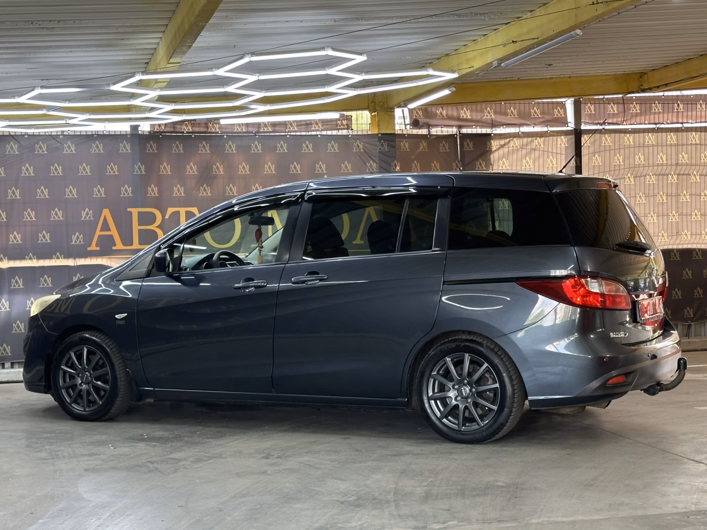 Mazda 5 фото 7