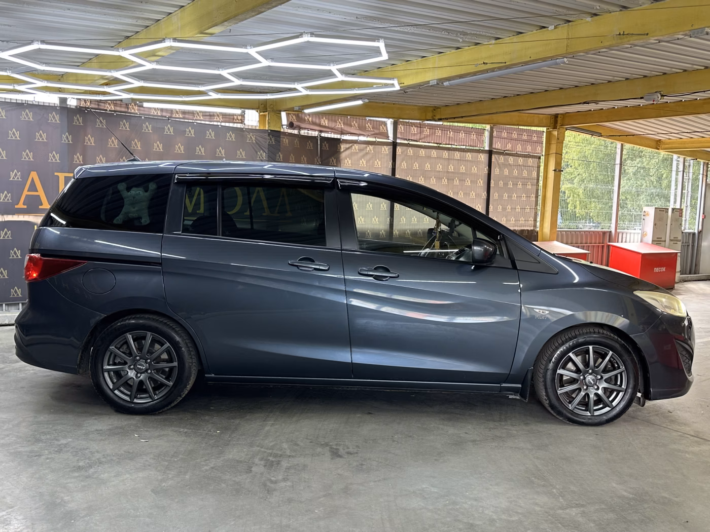 Mazda 5 фото 6