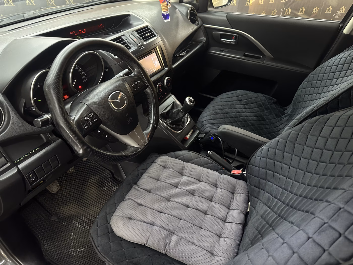 Mazda 5 фото 19