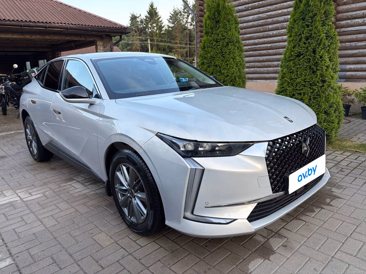 DS 4