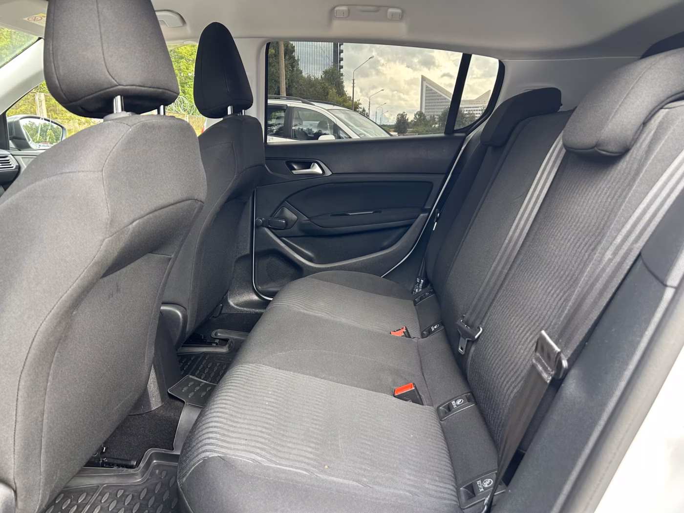 Peugeot 308 фото 11