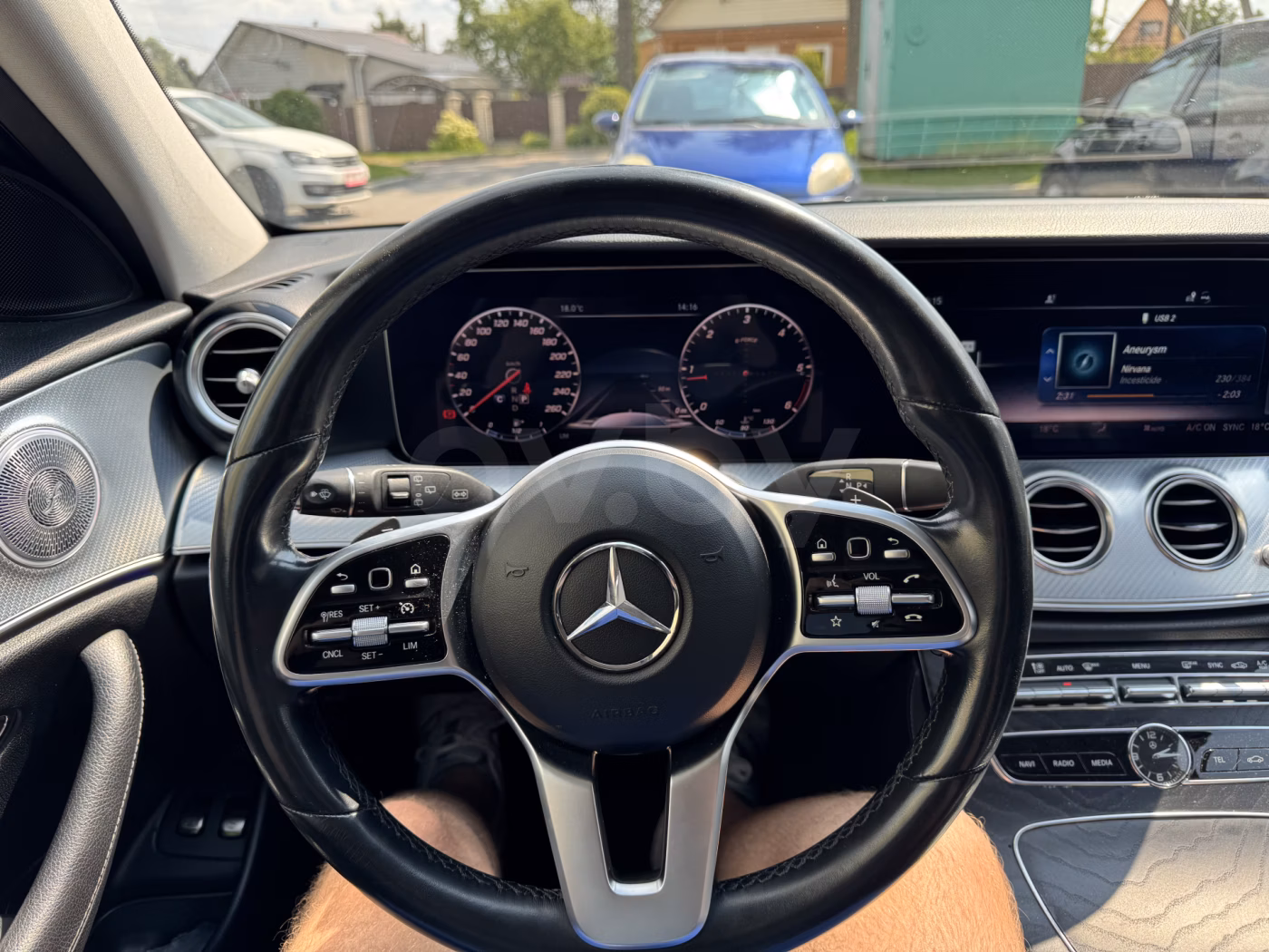 Mercedes-Benz E-Класс фото 8