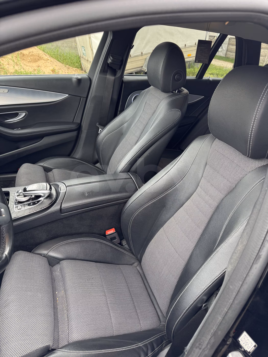 Mercedes-Benz E-Класс фото 13