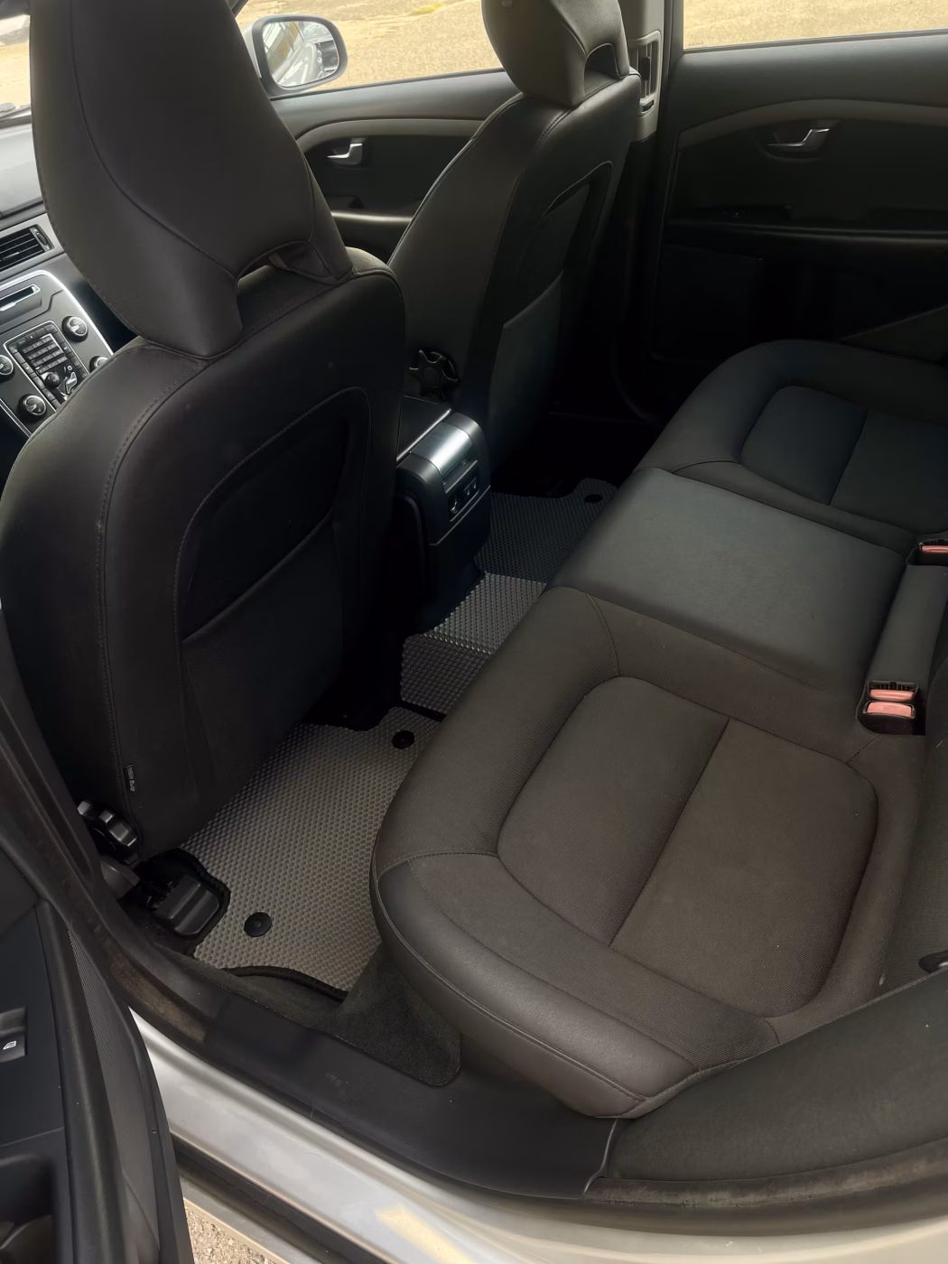 Volvo V70 фото 12