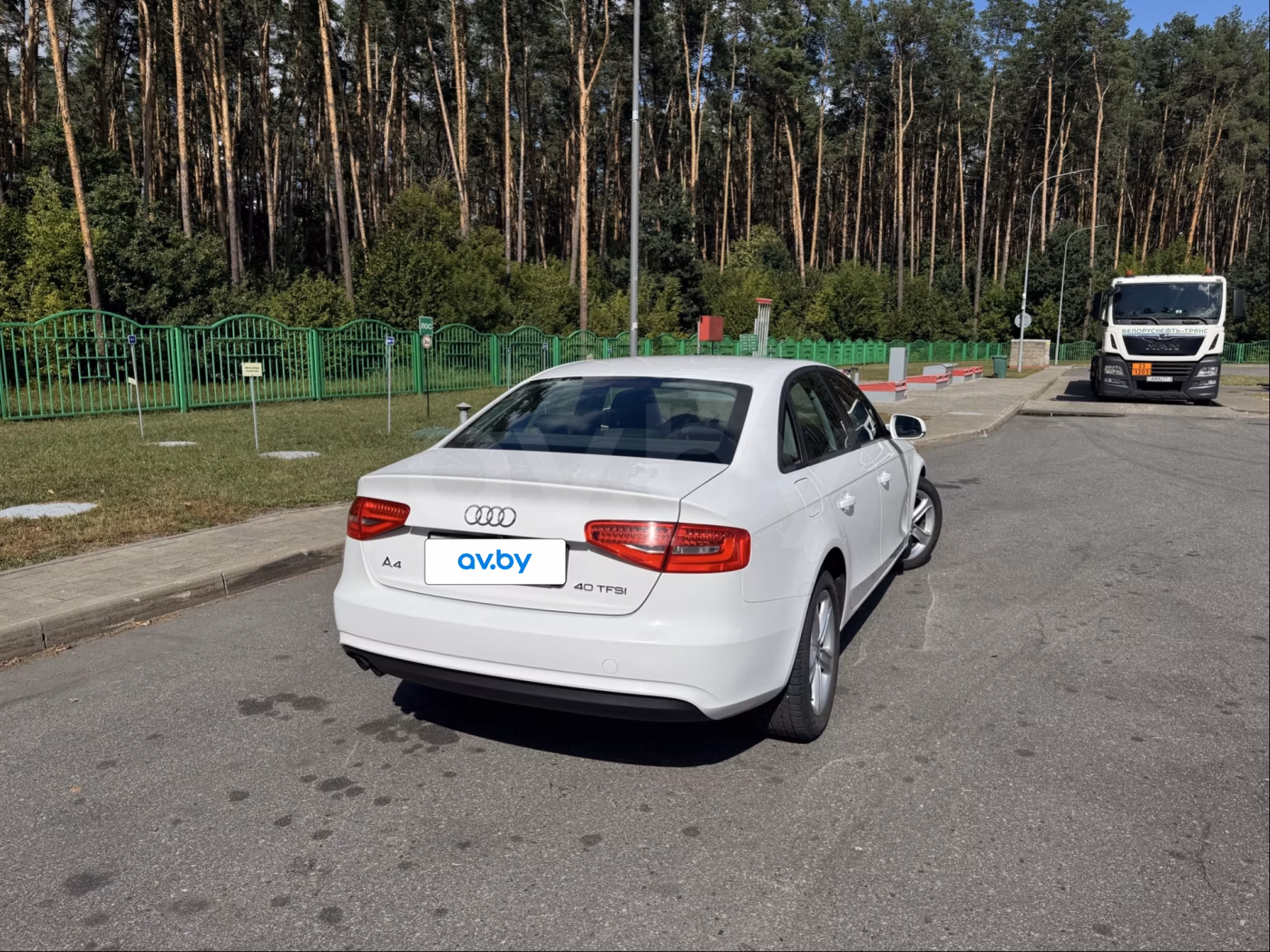Audi A4 фото 3