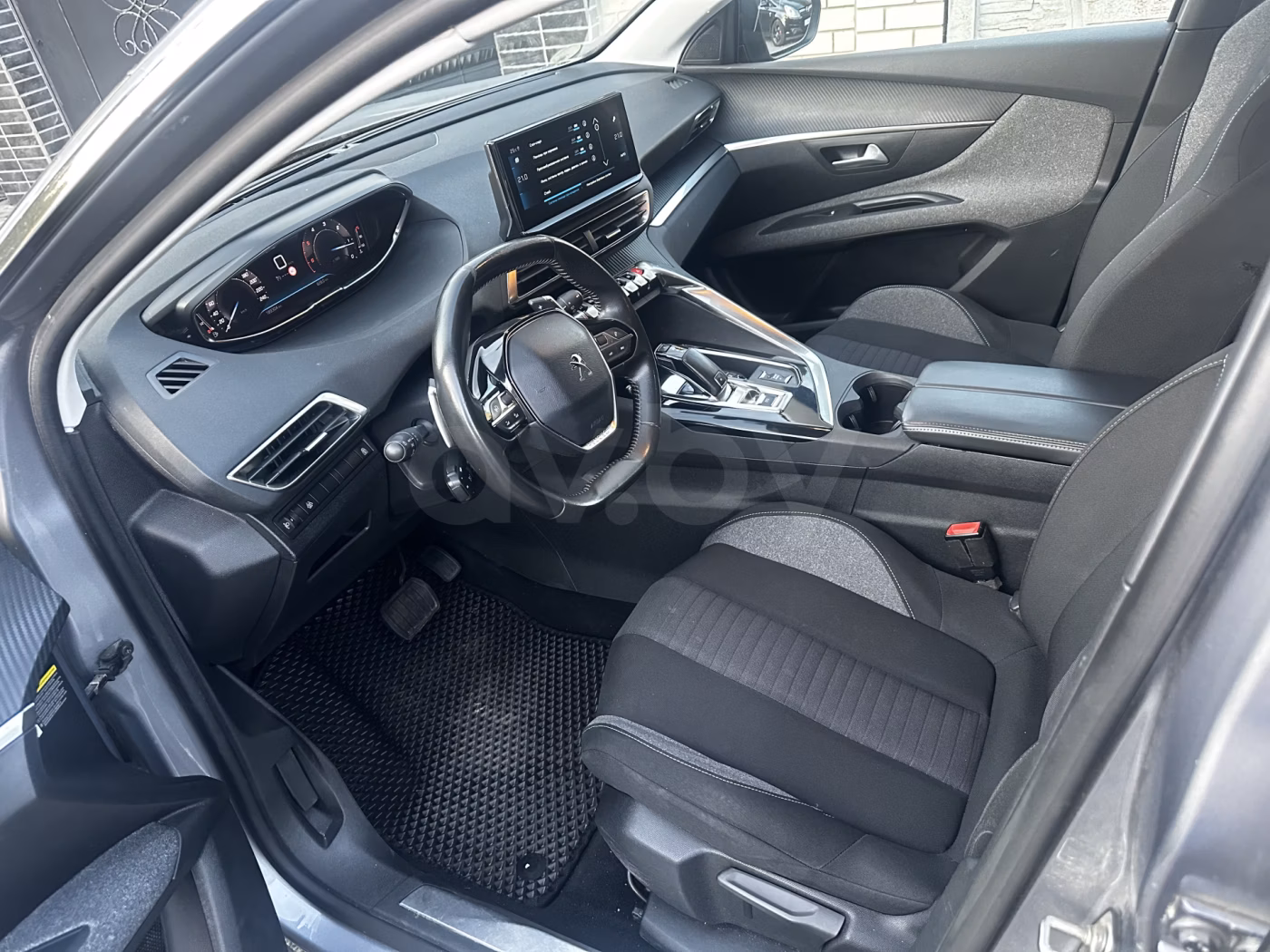 Peugeot 5008 фото 8