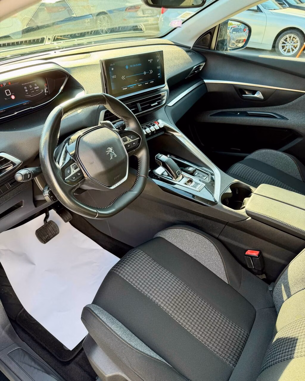 Peugeot 5008 фото 10