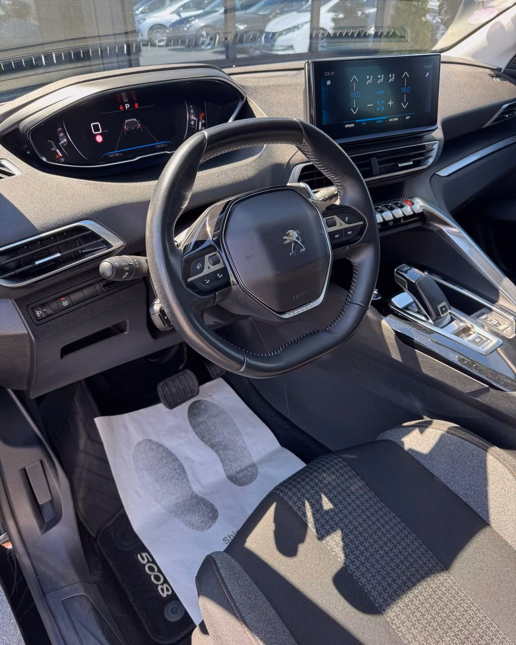 Peugeot 5008 фото 25