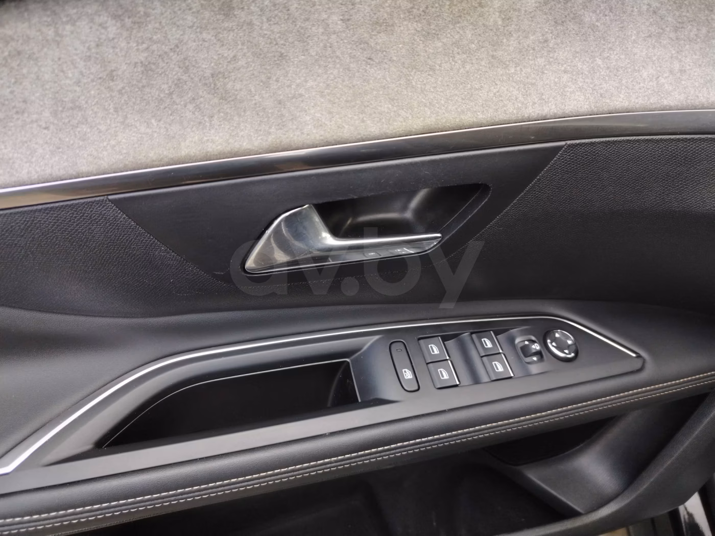 Peugeot 5008 фото 15