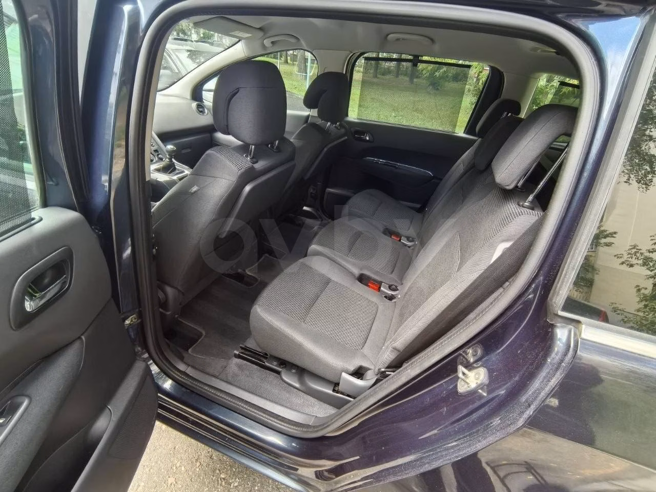 Peugeot 5008 фото 9