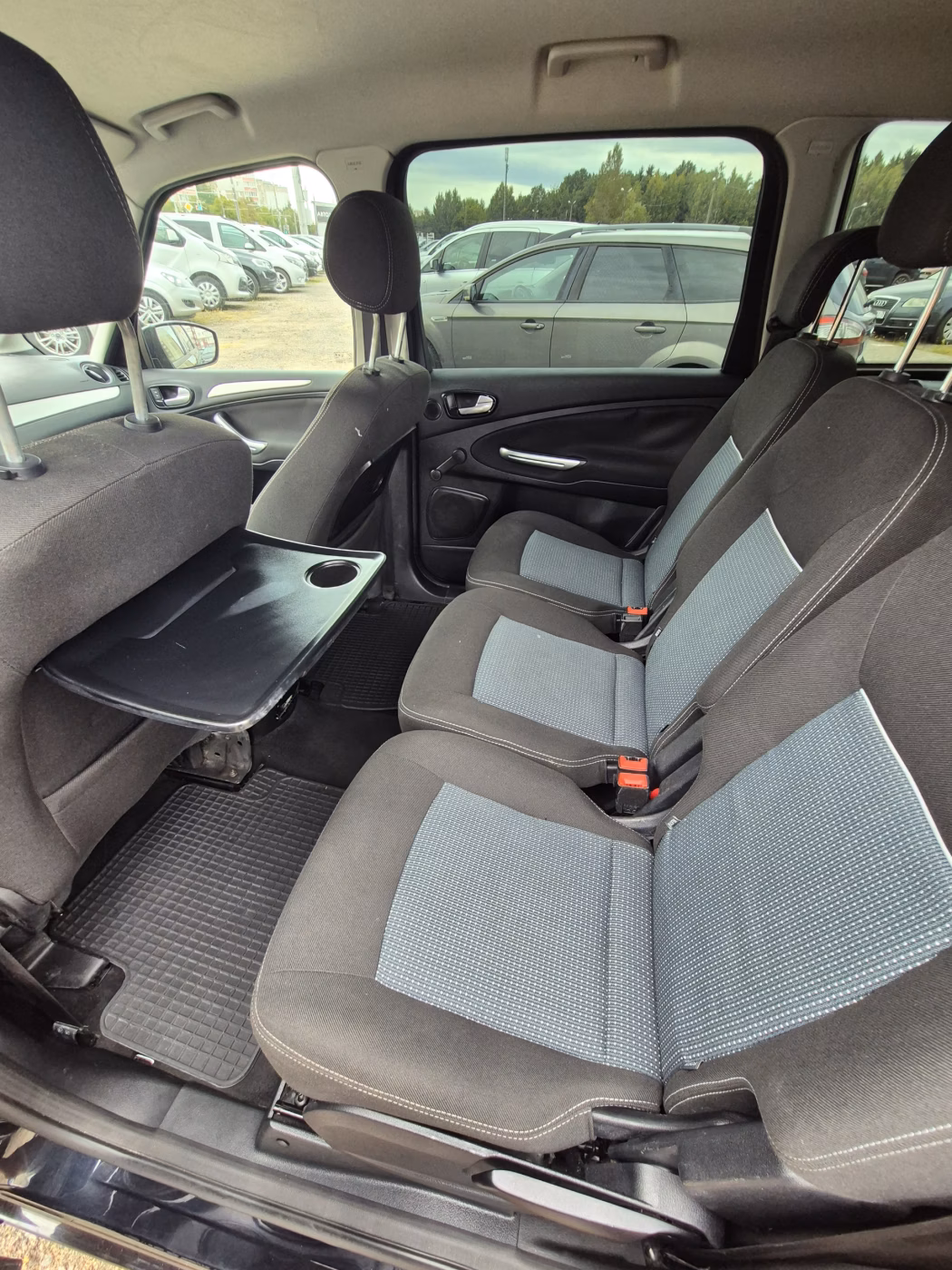 Ford Galaxy фото 10