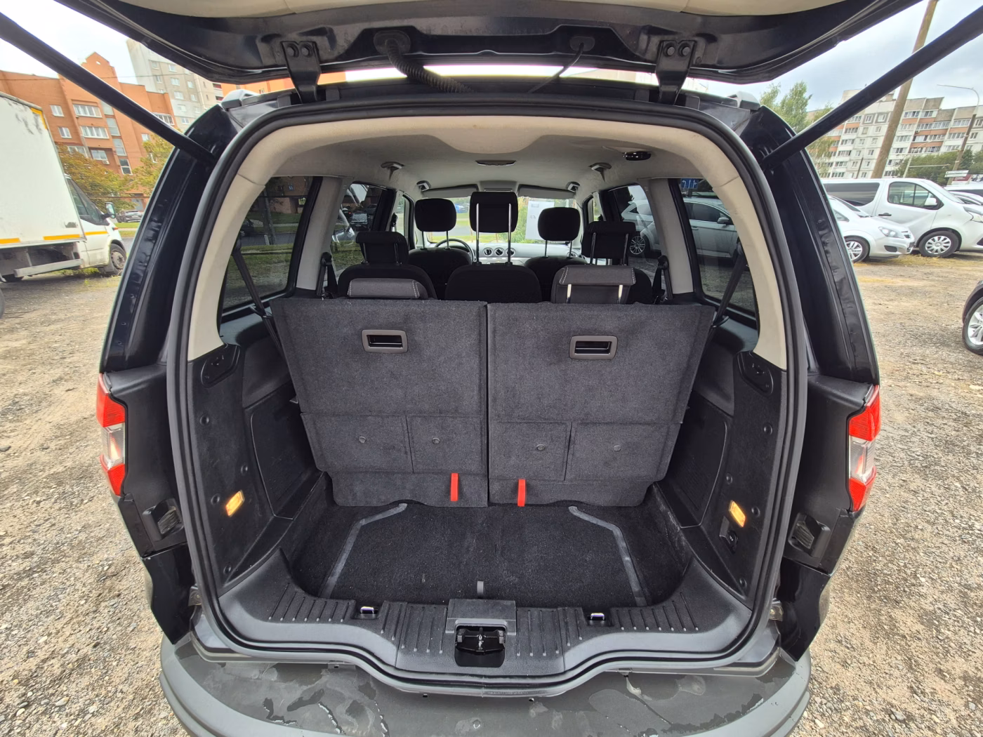 Ford Galaxy фото 15