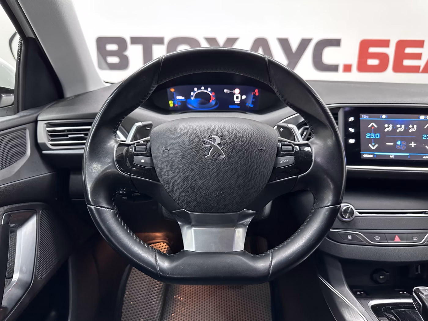 Peugeot 308 фото 13