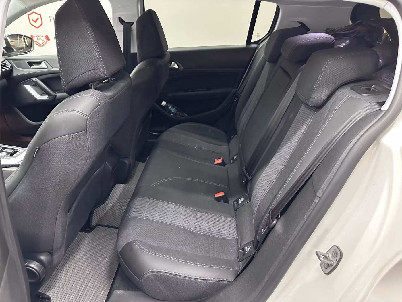 Peugeot 308 фото 9